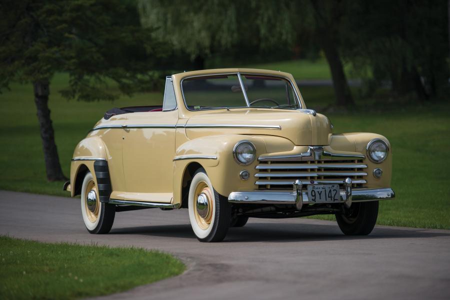  Ford Super DeLuxe 2-Door Convertible 1947 года  (фото 1 из 42)